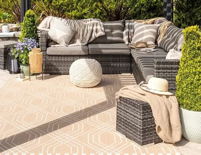 Outdoor carpets